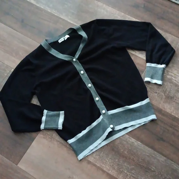 Cardigan - Picture 1 of 7